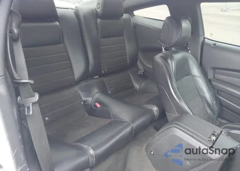 2013 Ford Mustang Gt Premium z USA, uszkodzony, nr VIN 1ZVBP8CF6D5268334